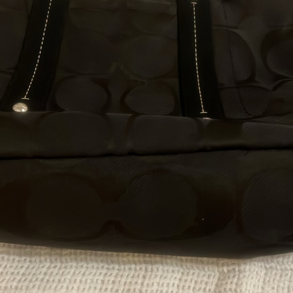 Pre-loved Black Coach Tote bag, Pink Flower Accent, & Blk hang tag. “CALL OUTS”. - Picture 4 of 10